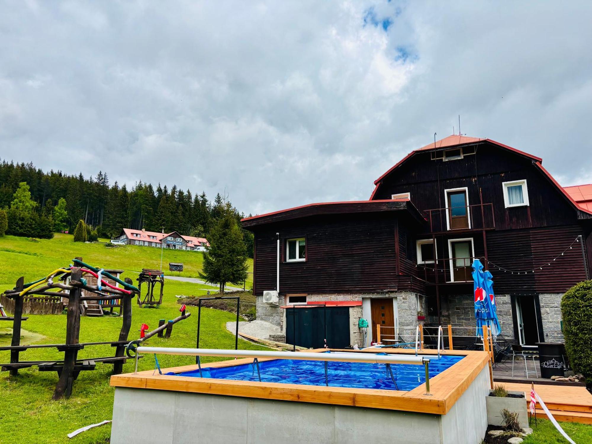 Penzion Logla Pec pod Snezkou Exterior photo
